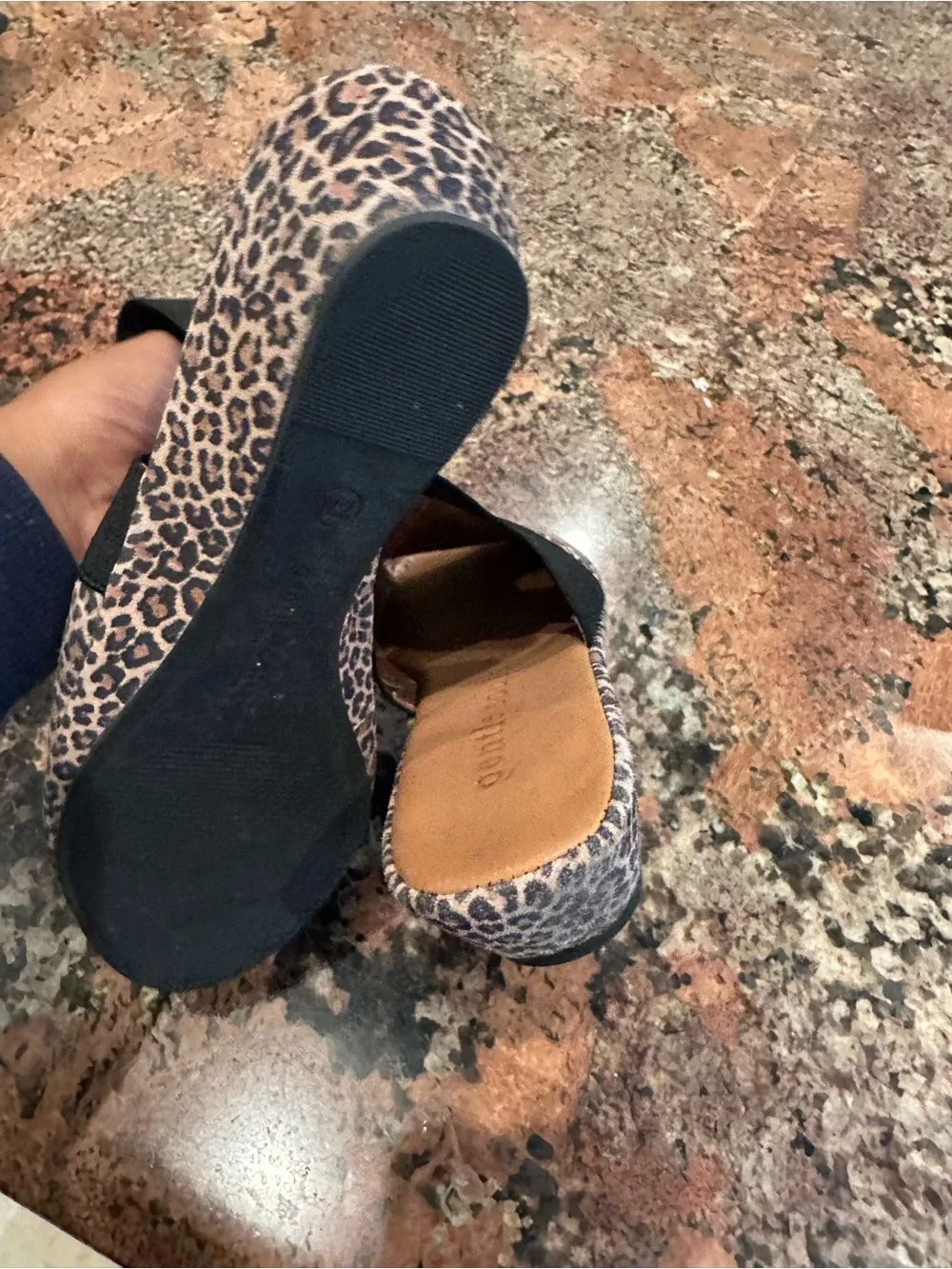 Gentle Souls Lily Leopard Print X-Cross Elastic Wedge Sandals Women’s 7.5